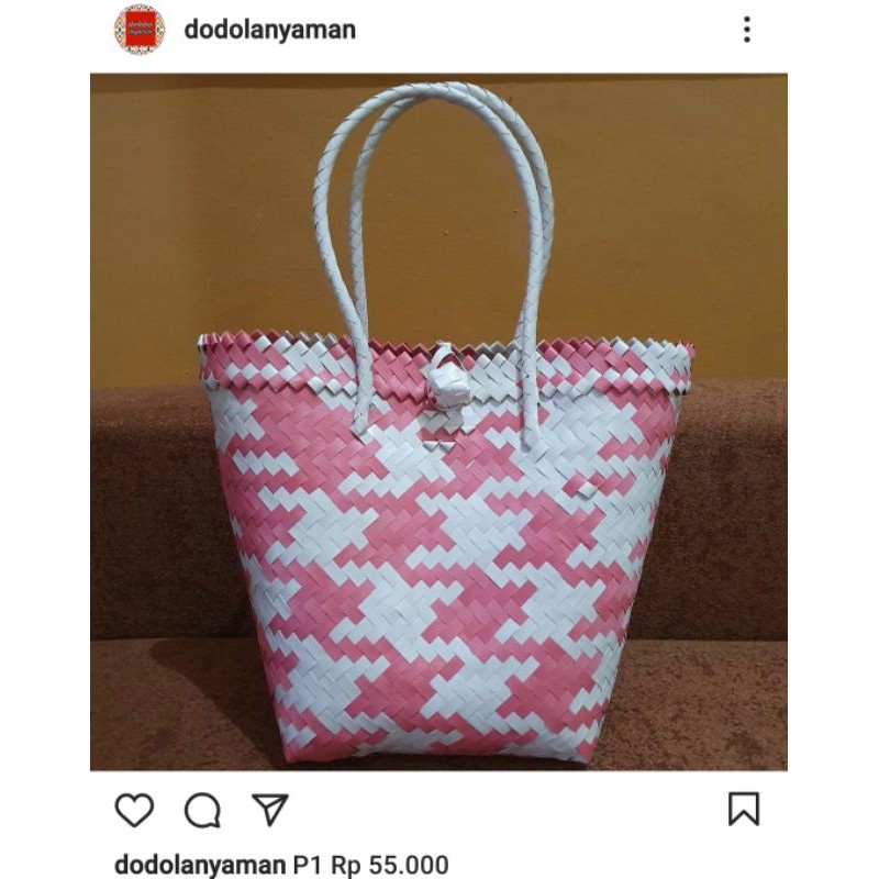 

Tas Anyaman Zig Zag Warna Pink Putih