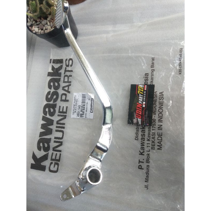 PEDAL REM BELAKANG KAWASAKI BLITZ ORIGINAL PINJAKAN REM BELAKANG KAWASAKI BLITZ ORIGINAL