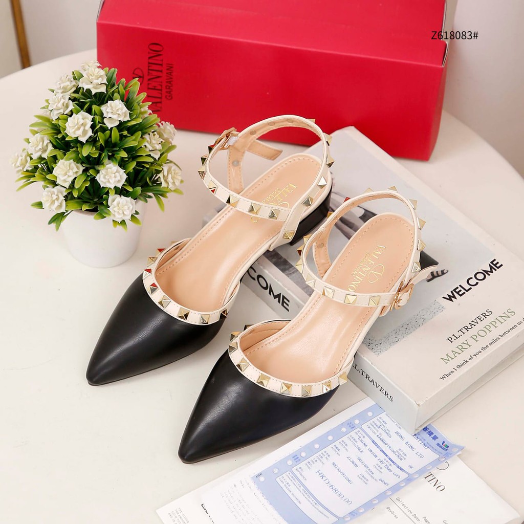 V Rockstud Pump  Z618083