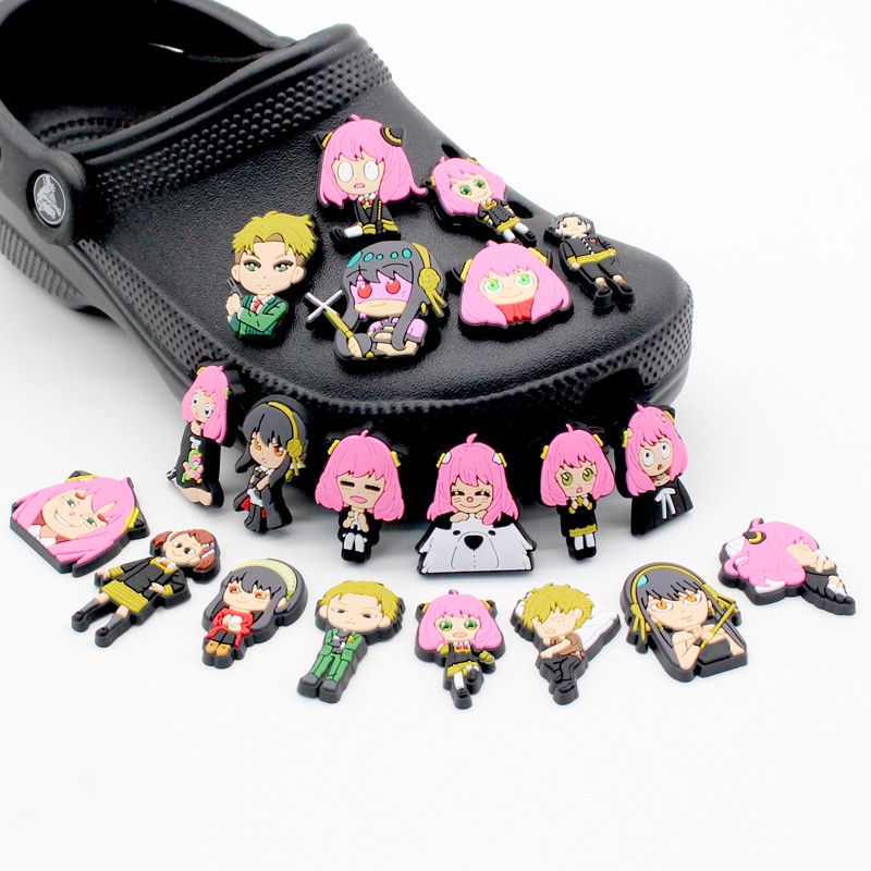 Crocs Pin 1pcs Jibbitz Karakter Anime Kartun rumah bermain mata-mata shoe charms diy Dapat dilepas sandal decorate accessories Hadiah aksesoris sepatu anak-anak yang lucu