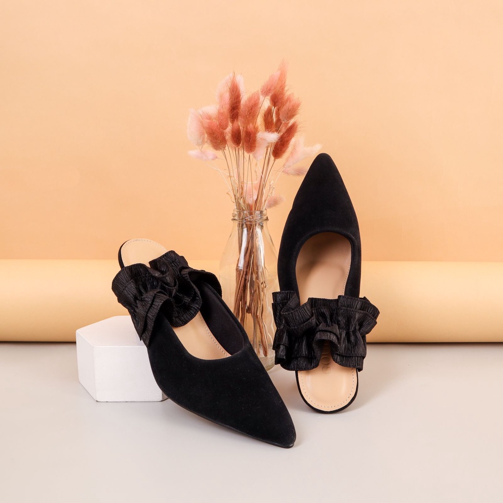 Margot Heels