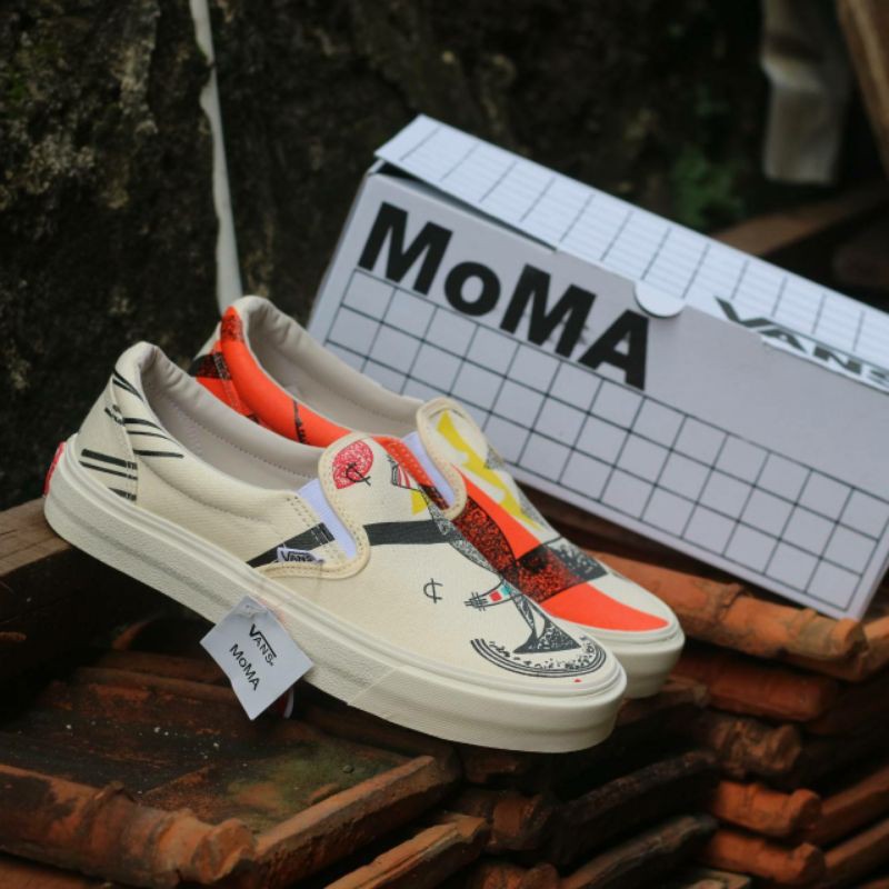 sepatu vans moma slip on unisex size 36-44