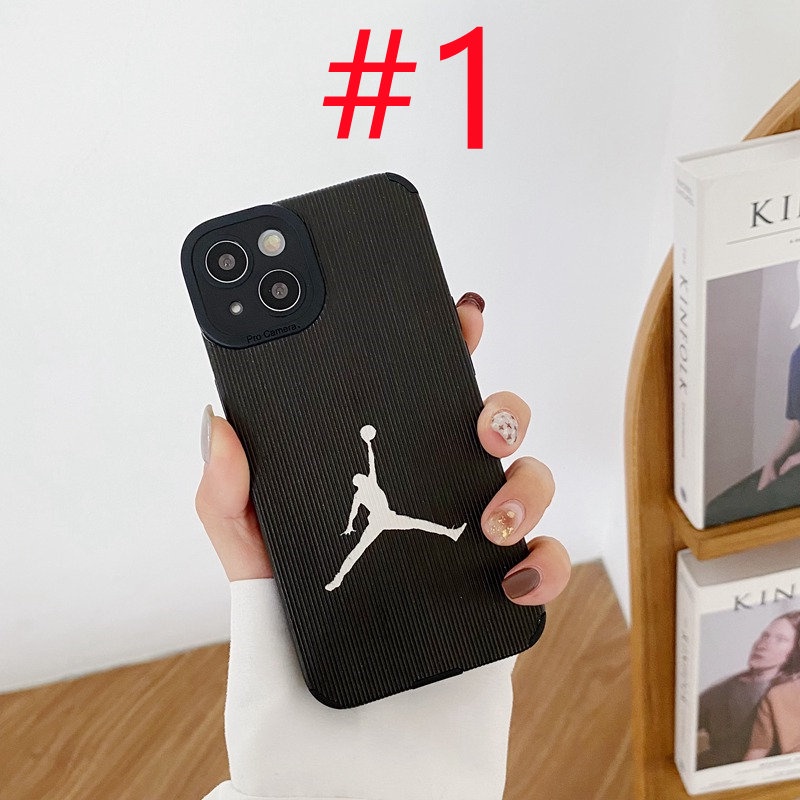 Soft Case Motif Jordan Hitam Putih Untuk iPhone 7 8 Plus X XR SE 2020 XS Max 11 13 Pro Max