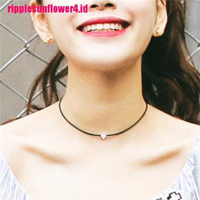 Kalung Rantai Choker Bahan Kulit Imitasi Warna Hitam Aksen Hati Gaya Vintage Untuk Wanita