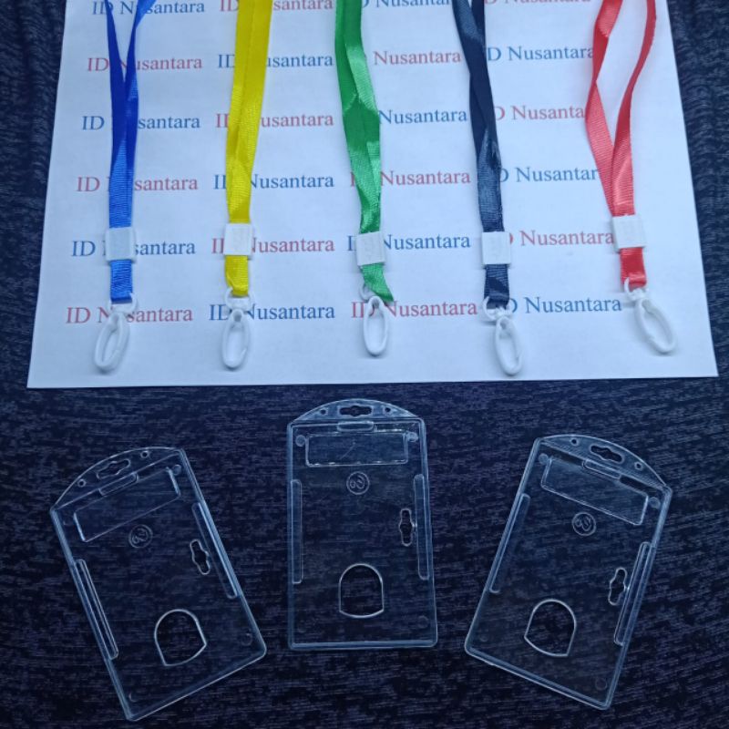 

Paket Casing ID Card Acrylic Bening 1 Sisi+Tali Kait Plastik 1 CM