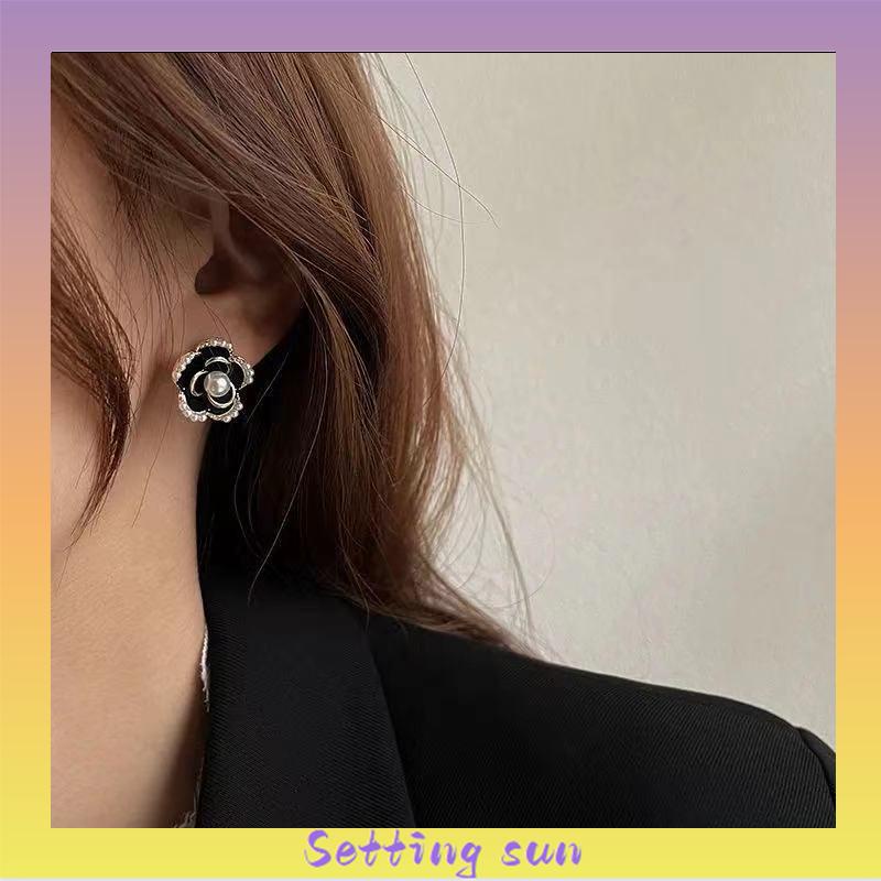 Anting Stud Silver Needle Bentuk Bunga Camellia Gaya Vintage  TN