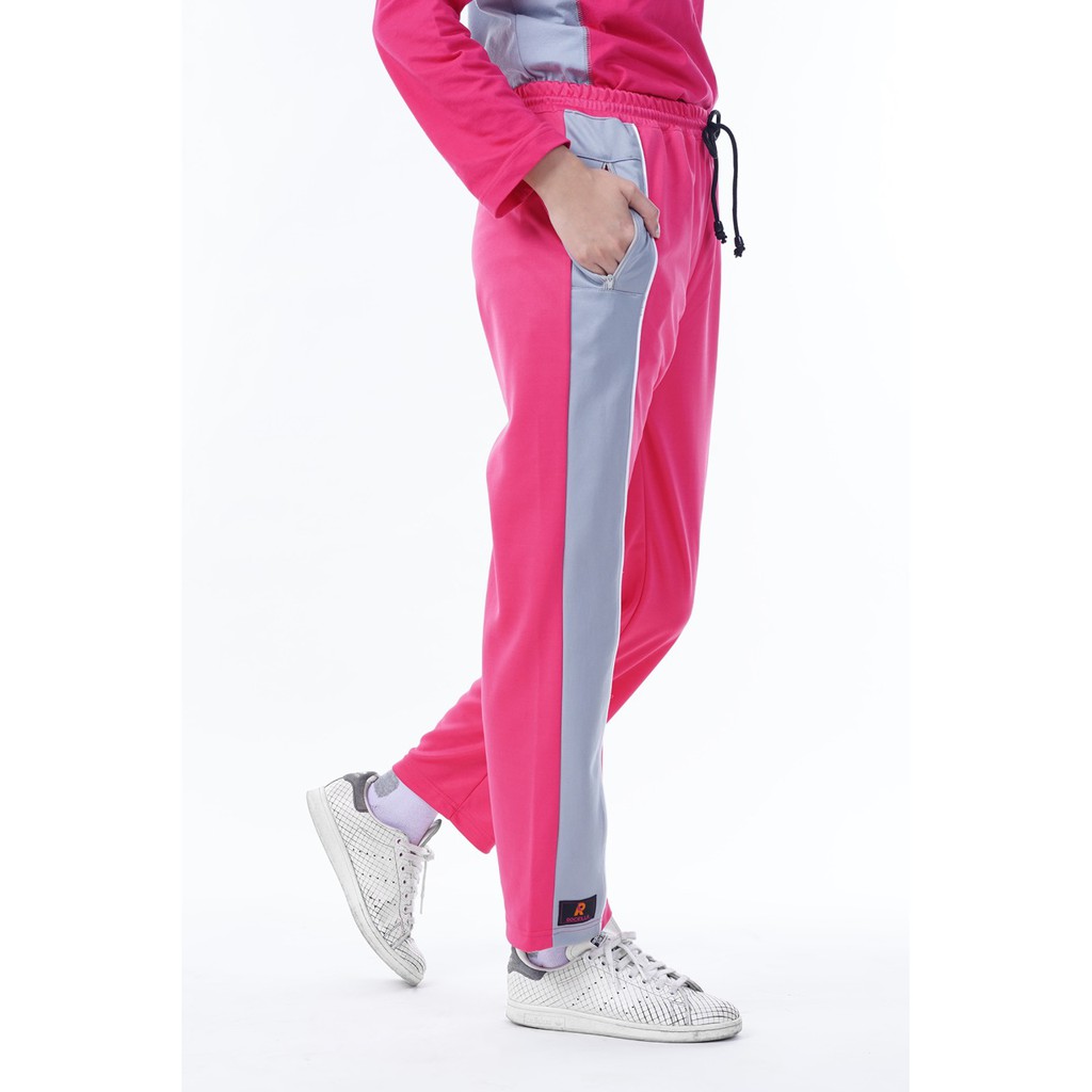 ROCELLA KAOS MAEVA, CELANA HELENA, HIJAB BERGO SONIA, KAOS OLAHRAGA WANITA, BAJU OLAHRAGA WANITA CWK, SERAGAM OLARAGA WANITA, PAKAIAN OLAH RAGA WANITA, SETELAN OLAHRAGA SENAM, SETELAN OLAHRGA JOGGING, SETELAN OLAHRAGA GYM, SETELAN OLAHRAGA SEPEDAAN-CELANA PINK