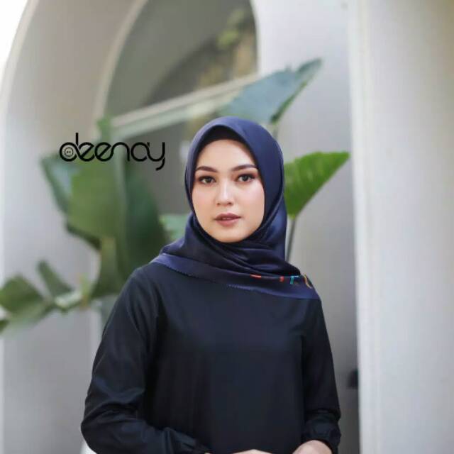 Diara navy by Deenay Scarves