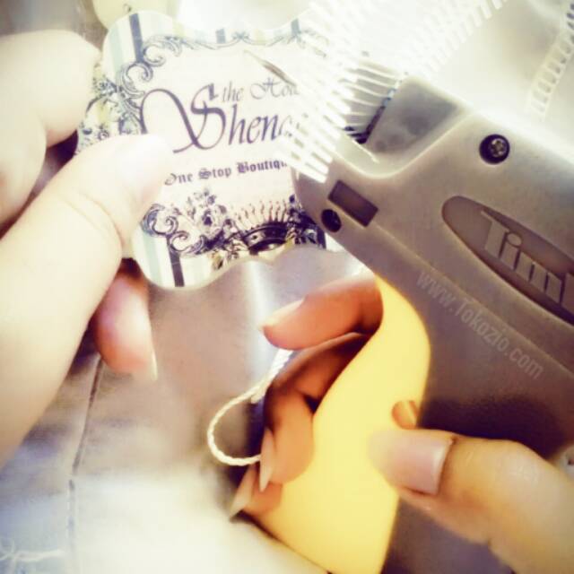 

TAG GUN
