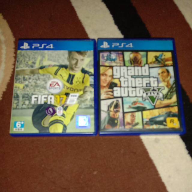 Kaset ps4 FIFA 17 + GTA 5