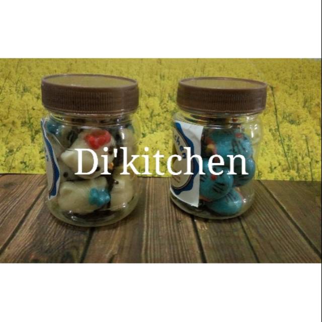 

Cokelat hello kitty dan doraemon toples jar mini