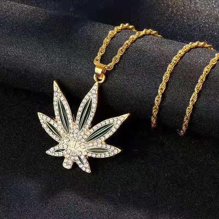 Kalung Liontin Daun Maple Lapis Emas 18K Aksen Zircon Gaya Hip Hop Untuk Pria Dan Wanita