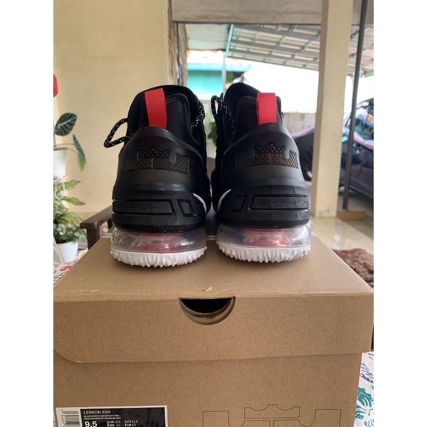 NikeLebronXVIII