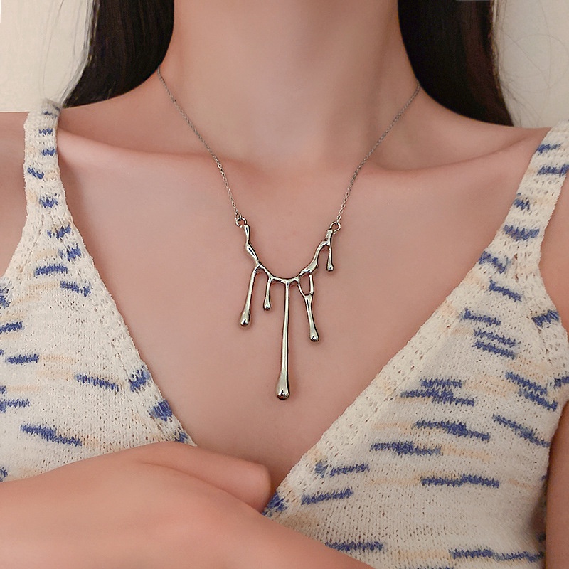 Kalung Rantai Dengan Liontin Bentuk Tetesan Air Bahan Titanium Steel Untuk Wanita