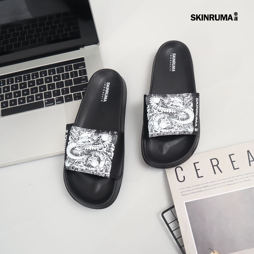 Sendal Selop Casual Pria SKINRUMA Japanesse White Dragon Hitam Putih / Sendal Slide Pria / Sendal Slip On Pria