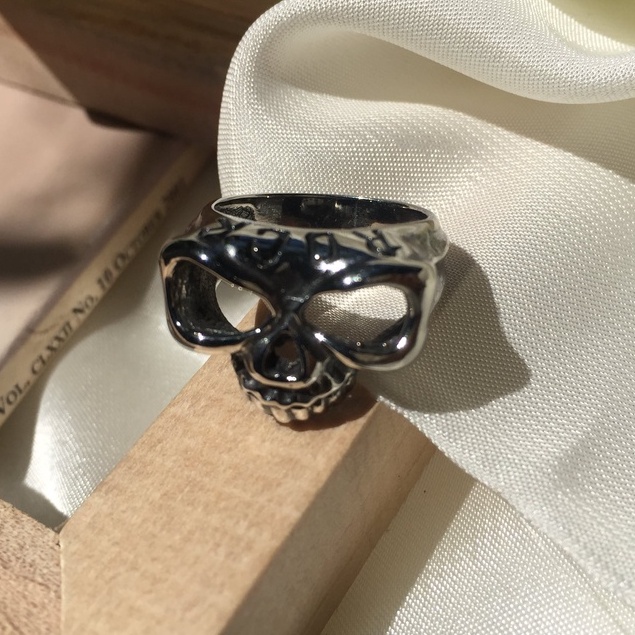 Cincin stainless steelcincin pria keren cincin pria murah anti karat cincin pria tengkorak (ROMAN)