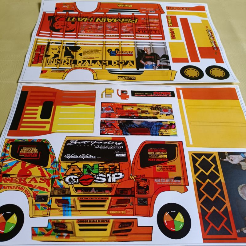 Stiker pola miniatur truk oleng anti gosip
