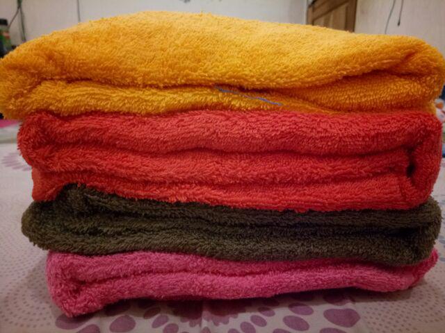 Paket Handuk Mutia Jumbo Isi 4 Warna Mix