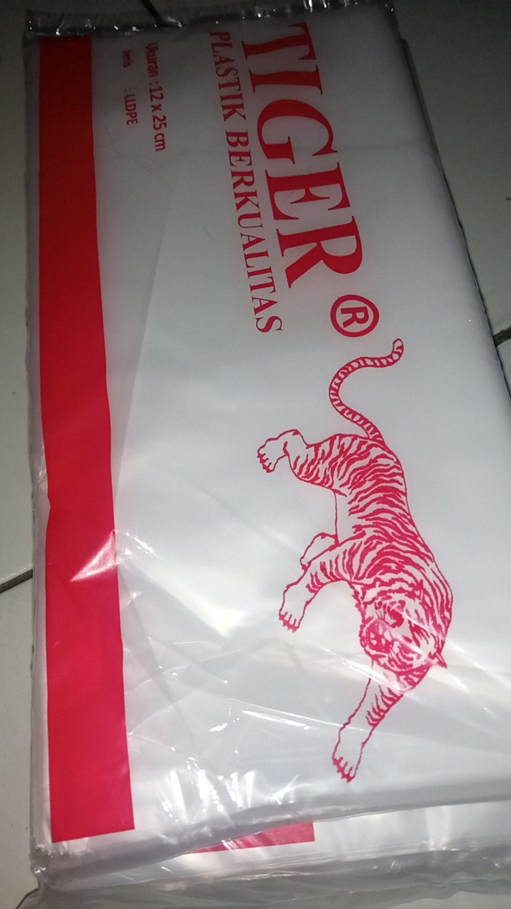 Plastik Pe / Plastik Es Ukuran 10x20 12x25