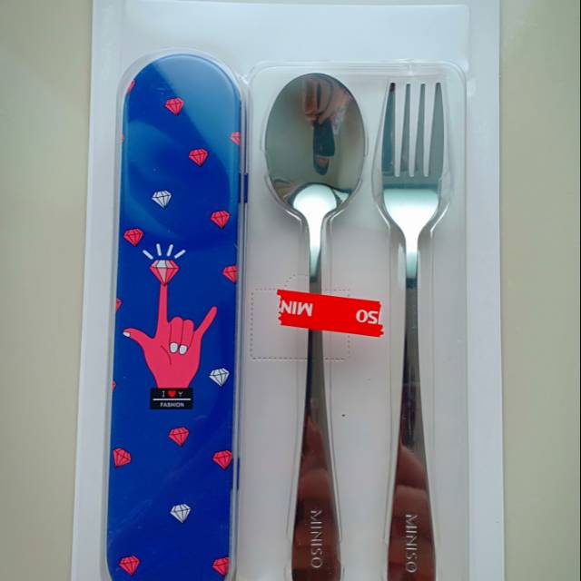 MINISO PERLENGKAPAN MAKAN SENDOK PLUS GARPU PLUS KOTAK THREE SETS TABLEWARE