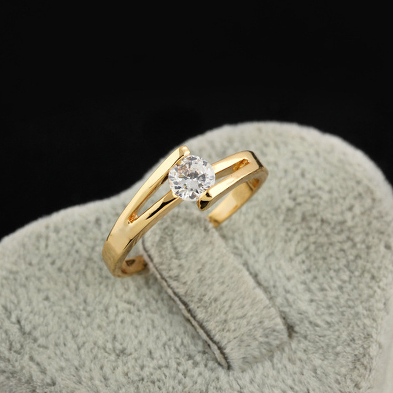 Gaya Sederhana Cincin Emas Stainless Steel Berlian Kawin Zirkon Fashion Wanita Rings