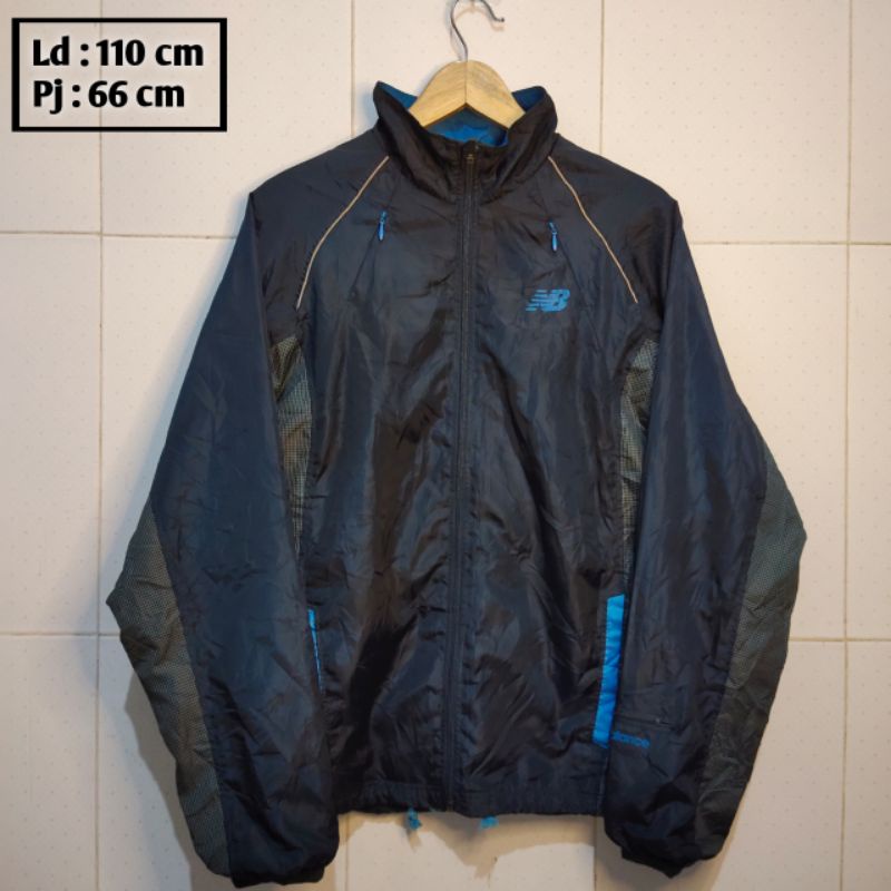 NEW BALANCE preloved branded jaket pria wanita cewek cowok thrift pl bekas second jacket parasut out