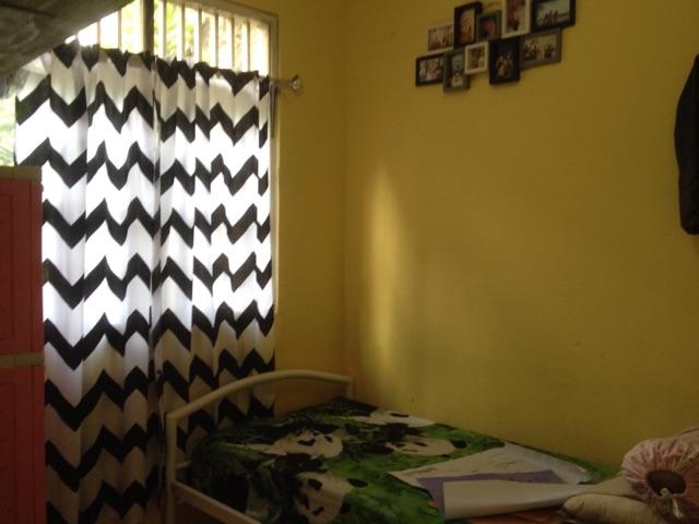 Gorden Katun Monochrome