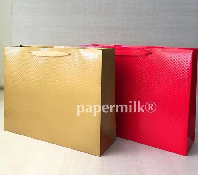 

Paperbag Papermilk® Horizontal Ukuran 44 × 12 × 34 CM, Harga Adalah Per 12 Pcs