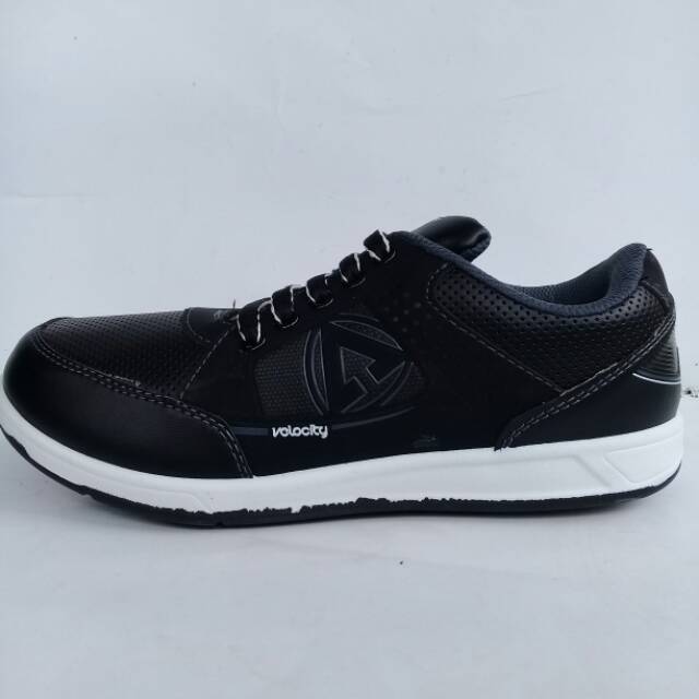 Sepatu wanita AERO hitam