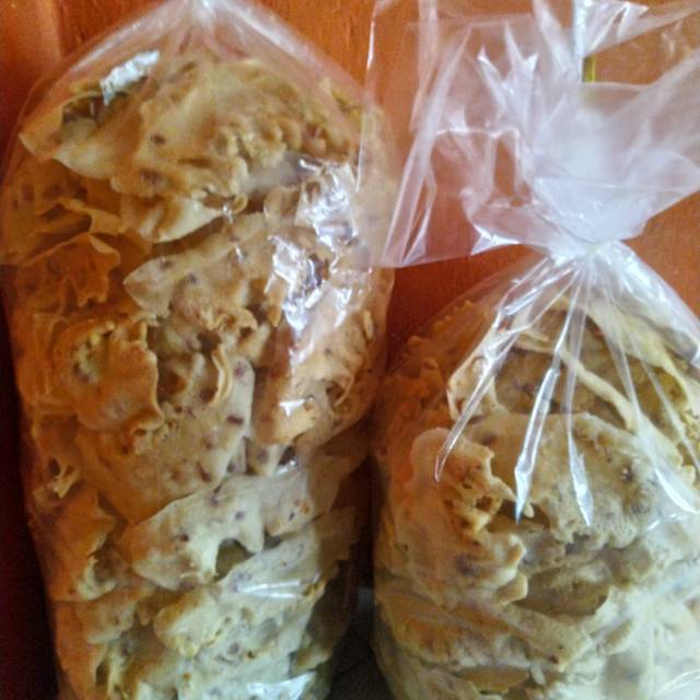 

Rempeyek & gemblong singkong.