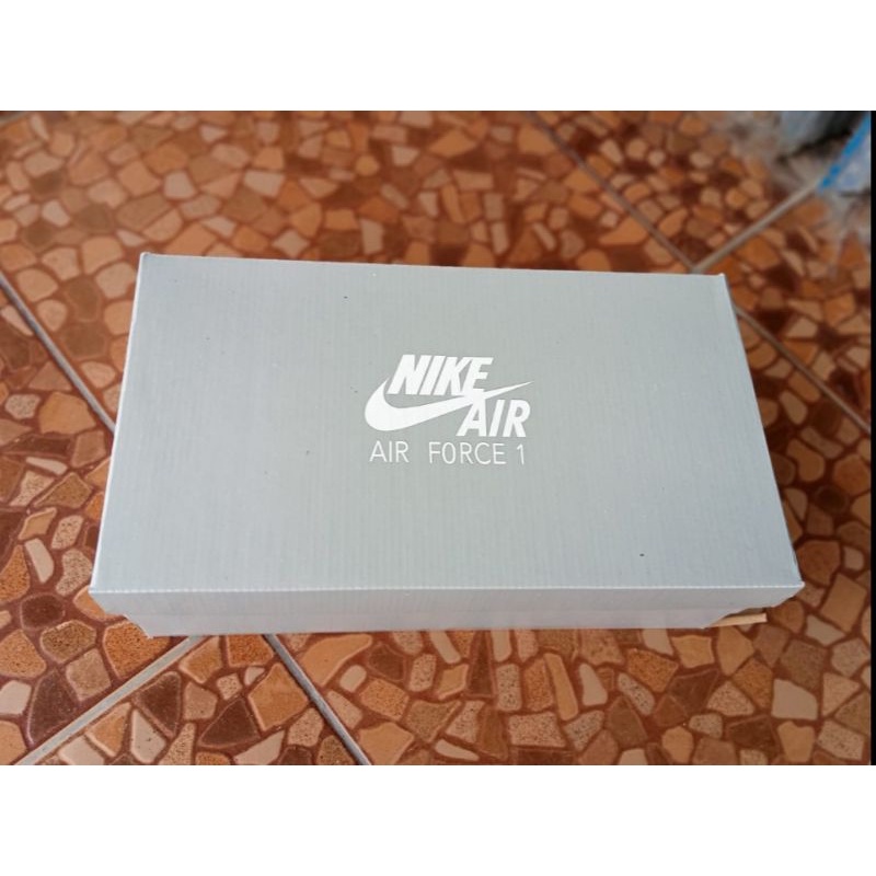 Box sepatu , inerbox sepatu ,dus sepatu Nike air Force one