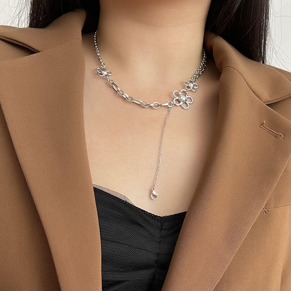 NEEDWAY Wanita Liontin Kalung Keren Geometris Hadiah Baja Titanium Bunga Desain Fashion Rantai Klavikula Logam