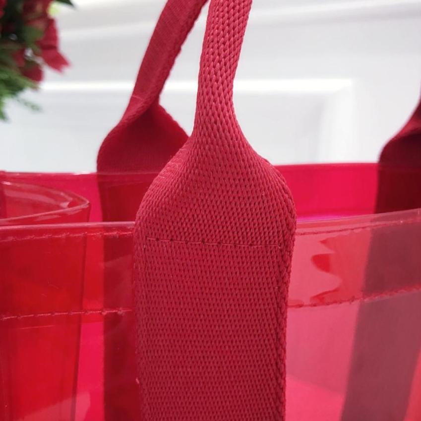 

TOTE BAG PLASTIK MIKA RED PLASTIC MERAH UKURAN 25 X 20 X 10 (ART. W7893)