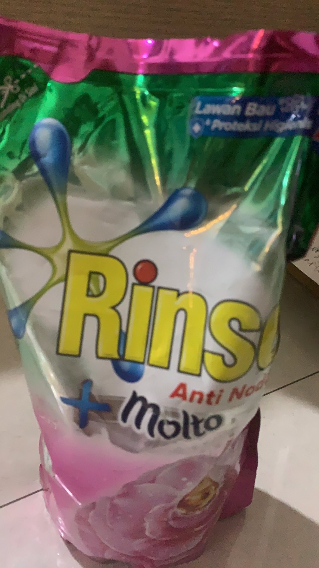 Rinso Molto Rose Fresh Liquid 750 Ml