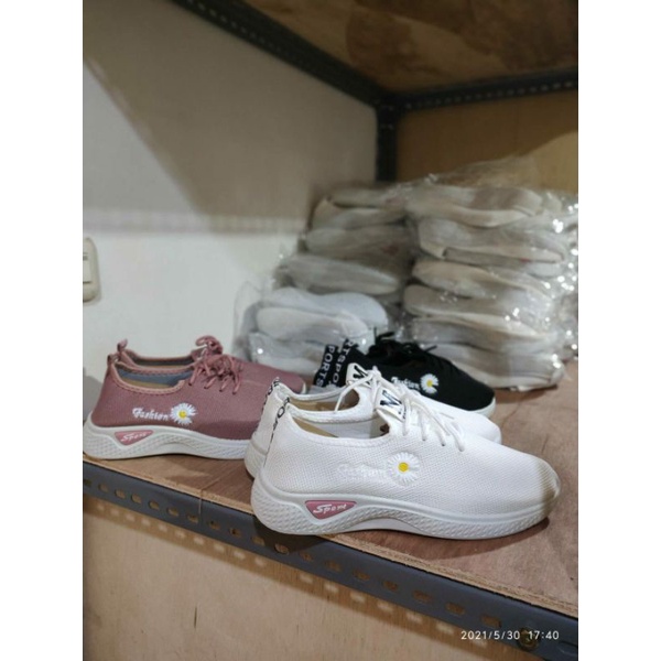 ESW Sneakers Wanita / PEREMPUAN FASHION KEREN NYAMAN IMPOR Sepatu Santai Sepatu Sport Sepatu Main