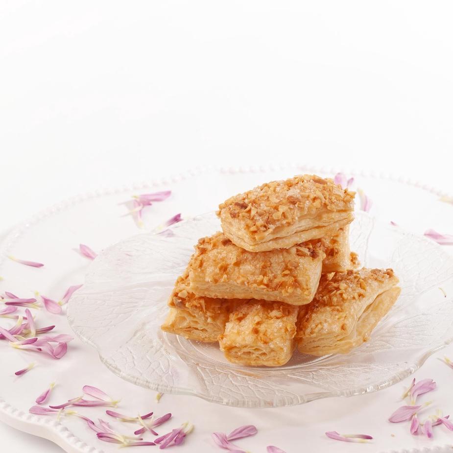 

Special - Kartika Sari Almond Cookies Tabung Kecil