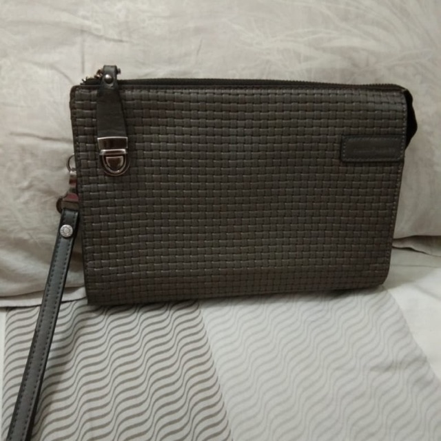 Dompet hush puppies preloved