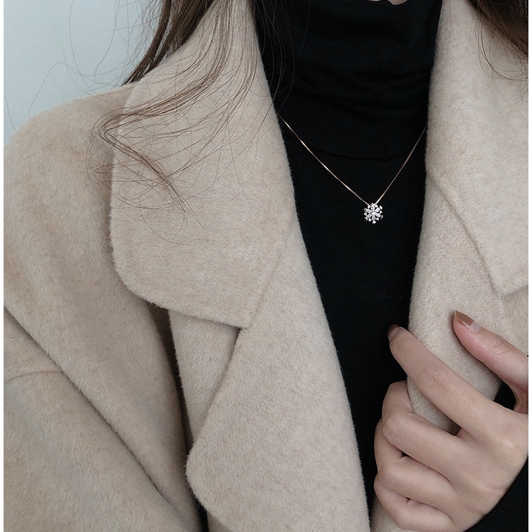 Korean version of zircon snowflake light luxury temperament all-match pendant clavicle chain 210807