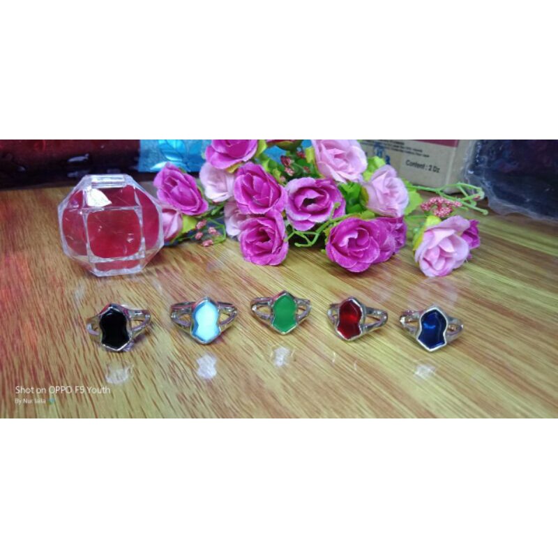 Cincin terompah wanita