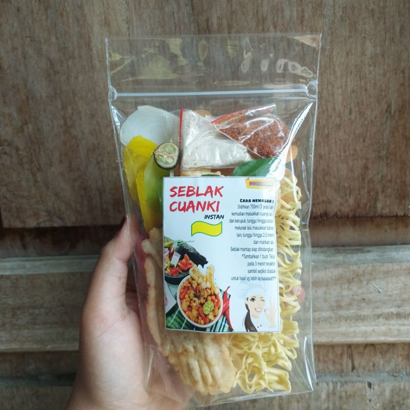 

seblak instan dengan cuanki / seblak cuanki instan pedas lezat