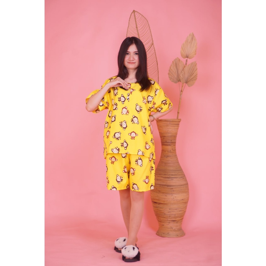 PIYAMA SETELAN PENDEK JUMBO KATUN KARAKTER BAJU TIDUR KANCING DEPAN-KJ YELO MONKEY
