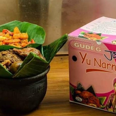 

Gudeg Yu Narni ayam 1/2 ekor + telur 5 + krecek
