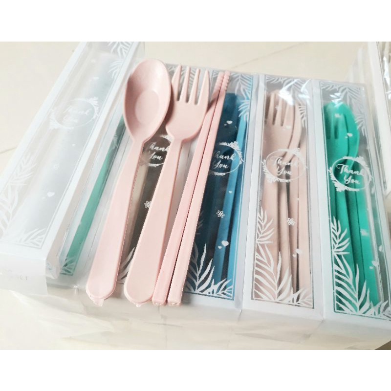 SENDOK TRAVEL SET BAHAN PLASTIK ISI 25 SET KEMASAN MIKA