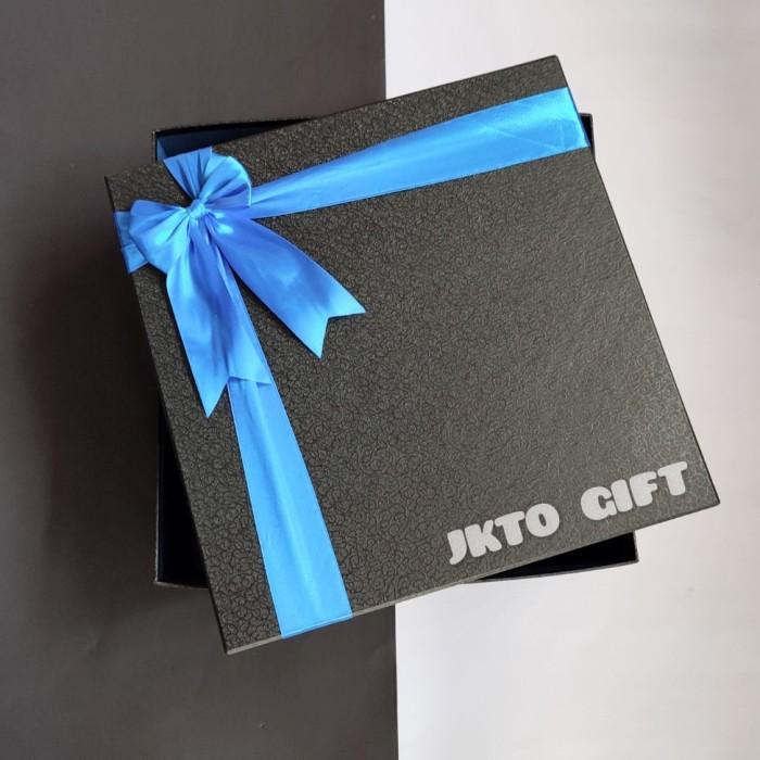 

Kotak Kado Gift Box (35X35X15) Cm 020