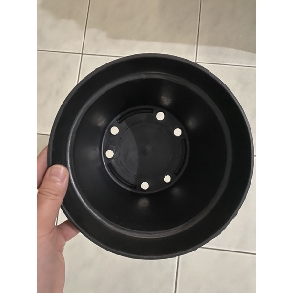 Pot Tanaman / Pot Bunga Hitam 20 cm