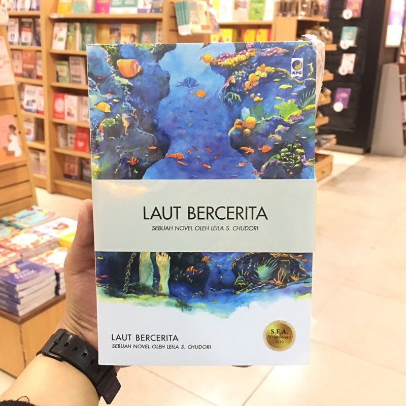 NOVEL LAUT BERCERITA