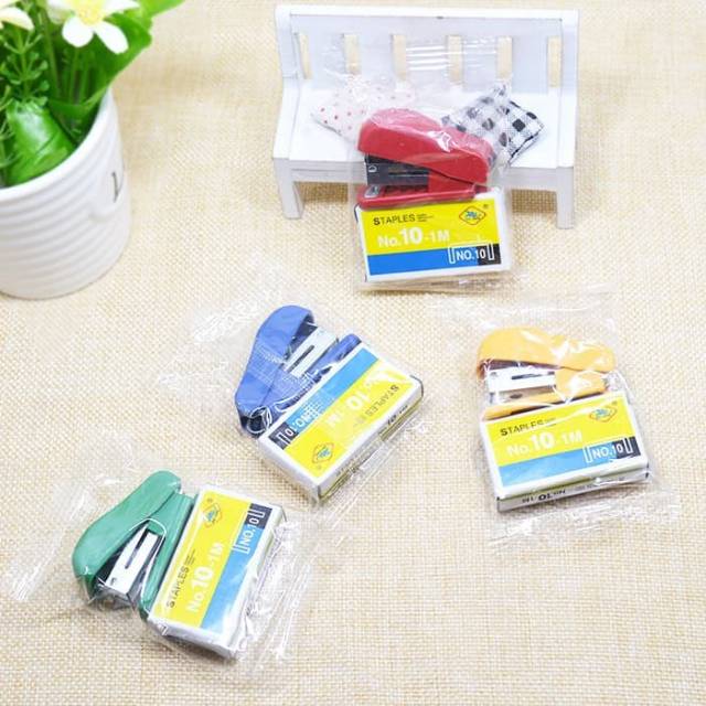 

Steples Mini / Souvenir Steples Mini