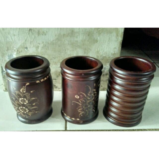 

Tempat Pensil Betukir