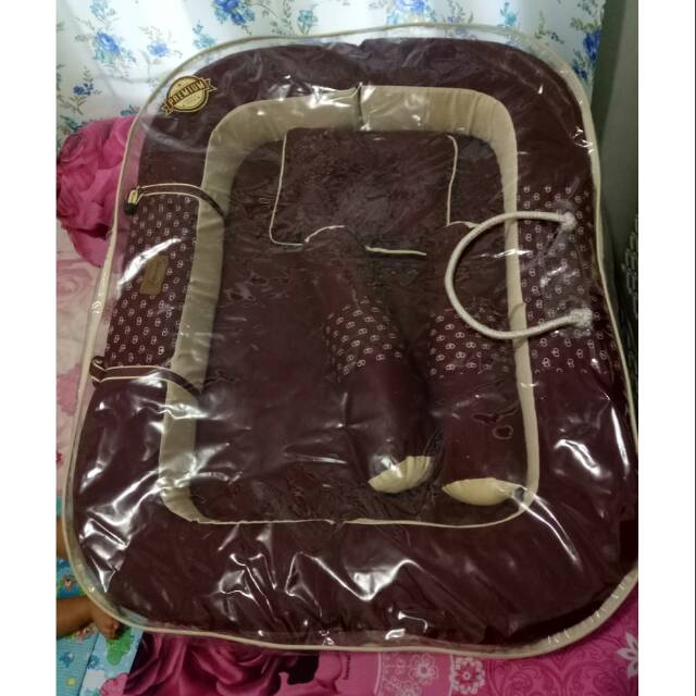 Preloved kasur bayi set + sofa merk Dialogue