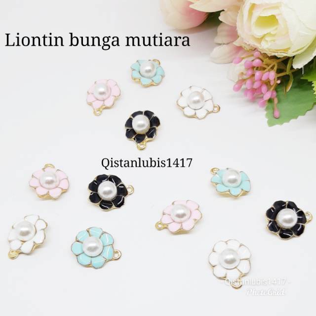 Liontin bunga mutiara